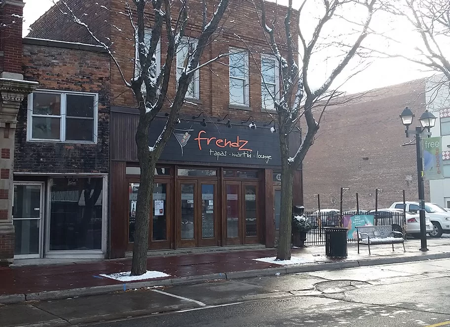 Custom Acrylic Exterior Sign – Frendz